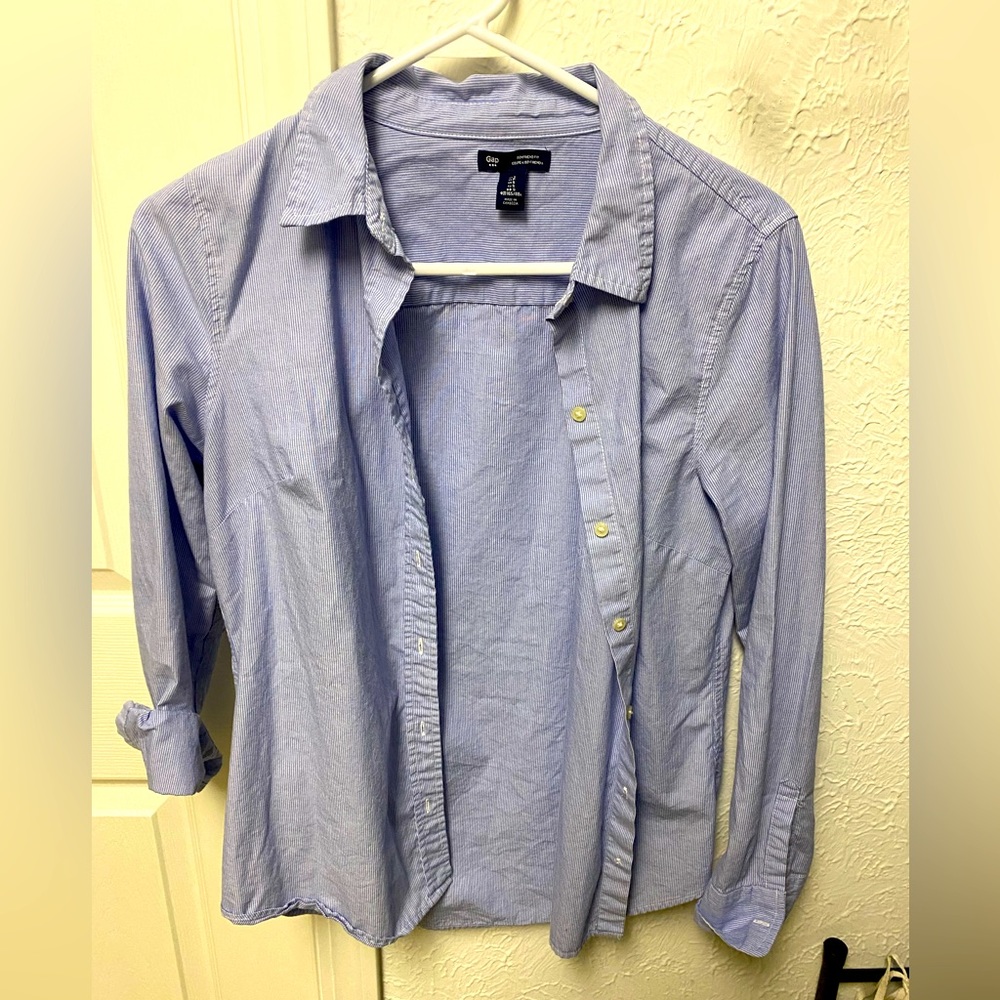 Gap Button up T-Shirt